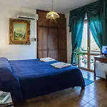 Garden Hotel 2*