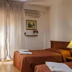 Hotel Garden 2*