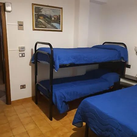 Garden Hotel 2*