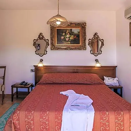 Garden Hotel 2*